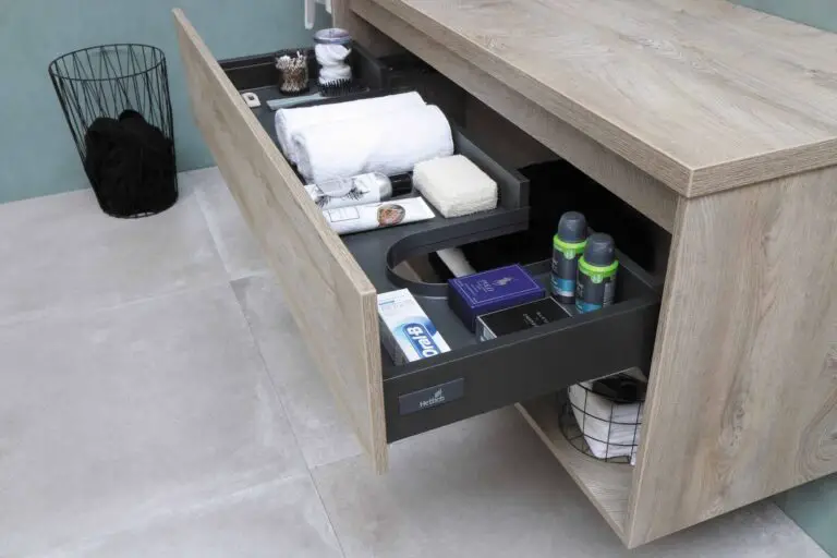 Badschrank neu organisieren – 13 Tipps!