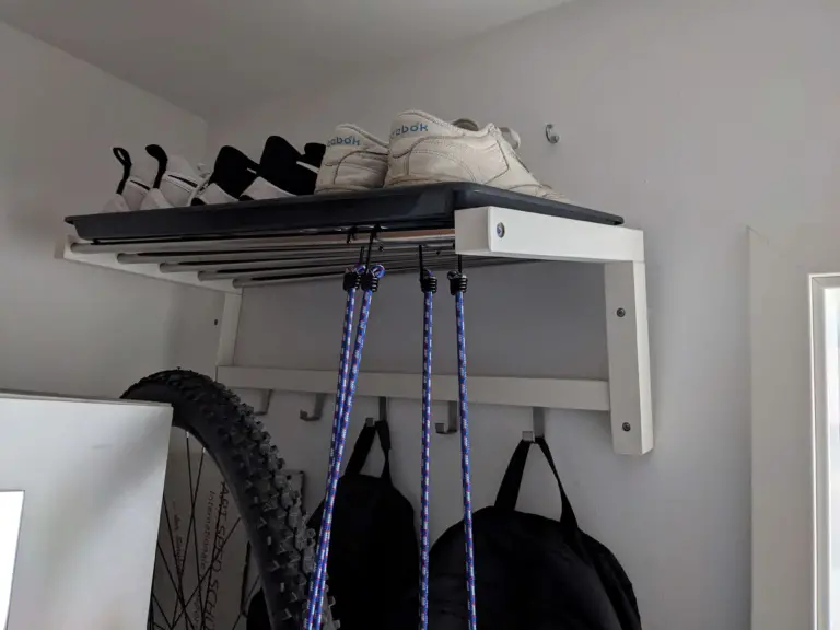 12 kreative Ideen für mehr Stauraum in einem schmalen Flur!